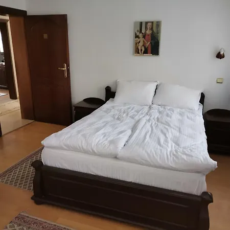 Bolyarka Hotel