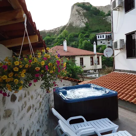 Bolyarka Hotel